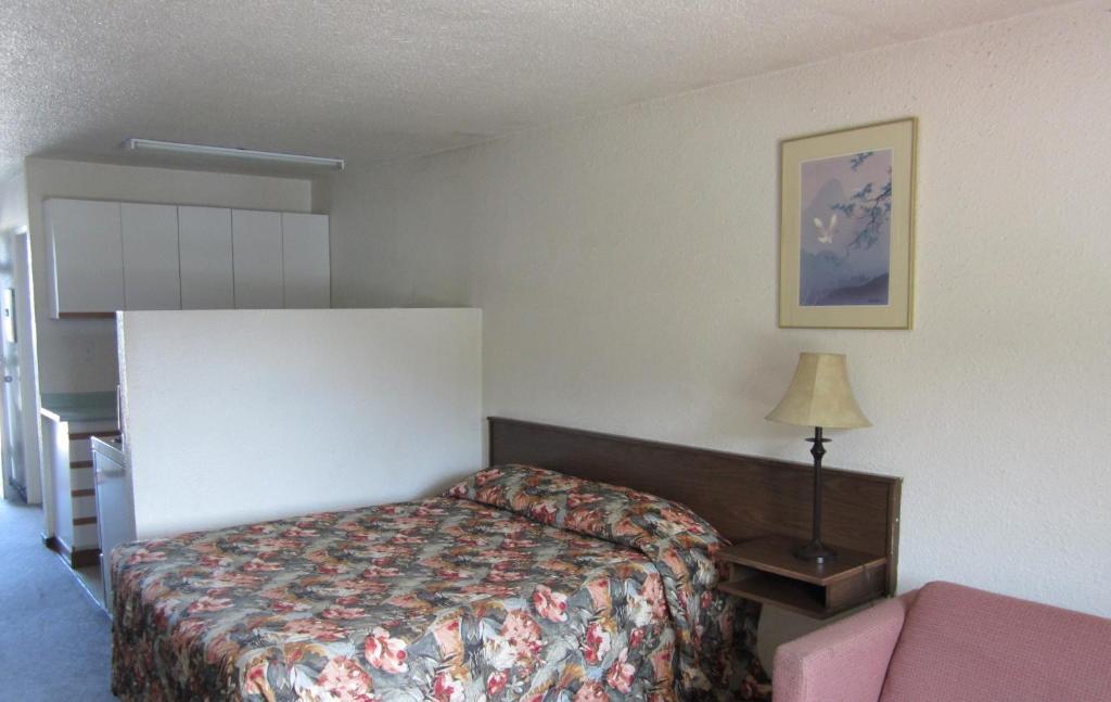 Brothers Inn Motel Prince George Room photo